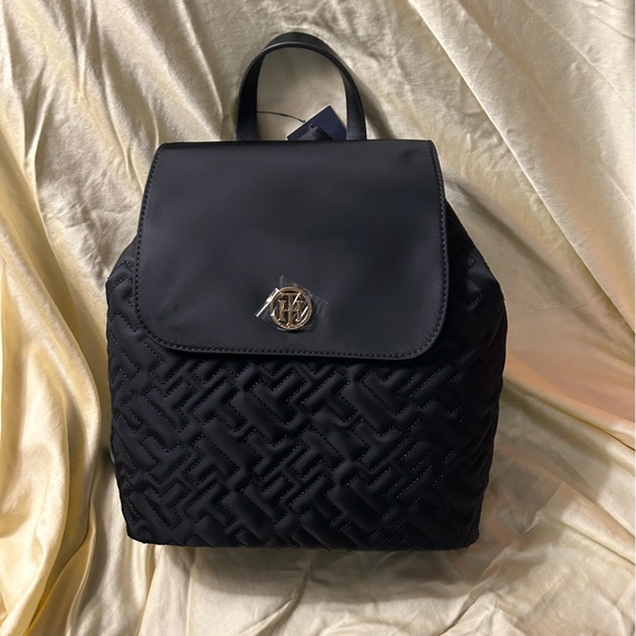 Tommy Hilfiger Handbags - Tommy Hilfiger purse